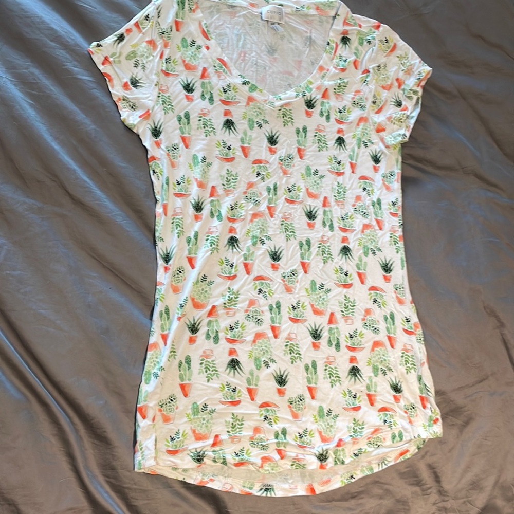 Cute! Sz S Tshirt stretchy NWoT